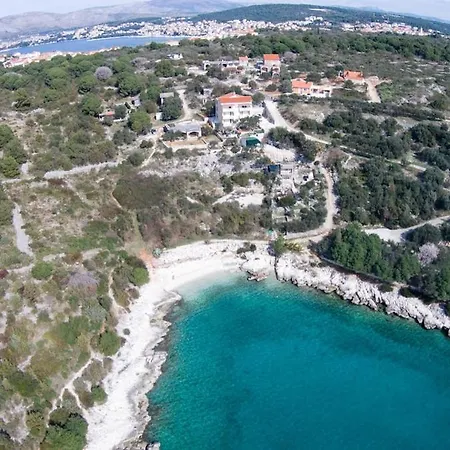 Tatinja A6 Trogir