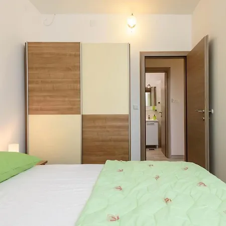 Tatinja A6 Apartman Trogir